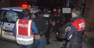 Eş zamanlı huzur operasyonunda çok sayıda göz altı
